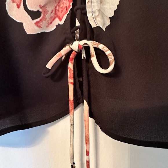 Medium sized floral top from Dynamite with lace up back. - Picture 4 of 5